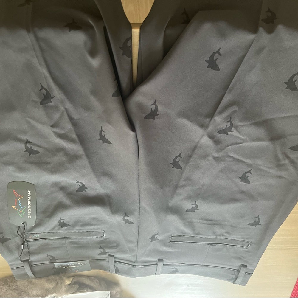 Greg Norman men’s shorts,  N.W.T.
